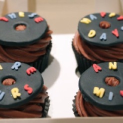 'Happy Days' custom cupcakes